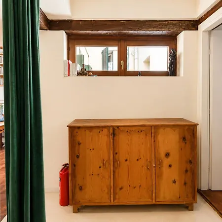 Spacious, Bright And Airy Flat At Accademia