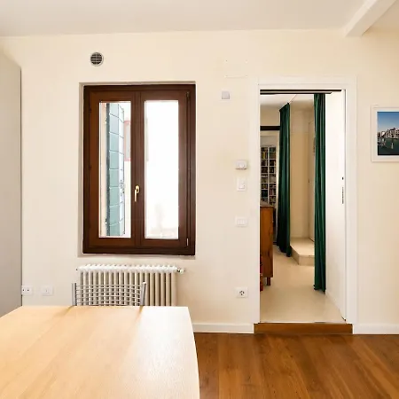 Spacious, Bright And Airy Flat At Accademia 公寓 *